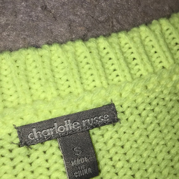 A neon yellow crop top - Picture 4 of 4